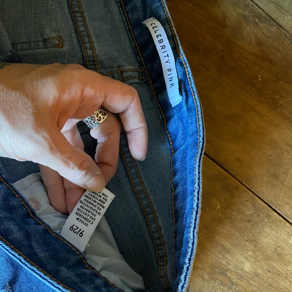 Shorts - Picture 3 of 6